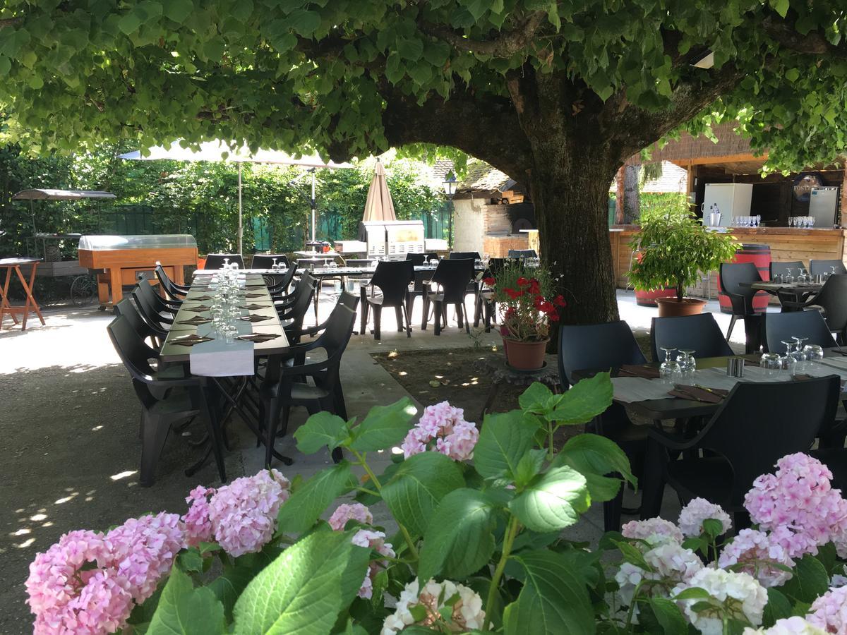 Le Relais Des Vieilles Postes Hotel Les Avenières Екстериор снимка