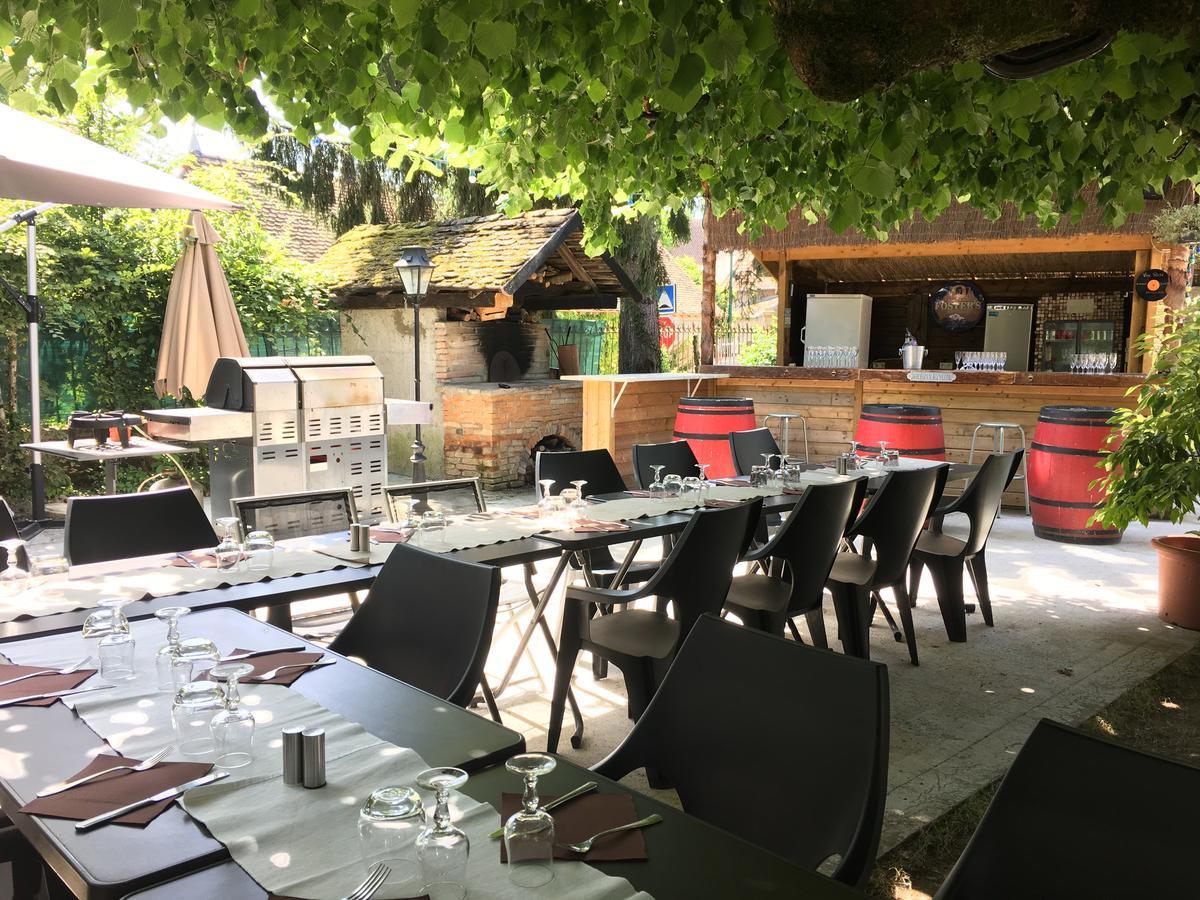 Le Relais Des Vieilles Postes Hotel Les Avenières Екстериор снимка