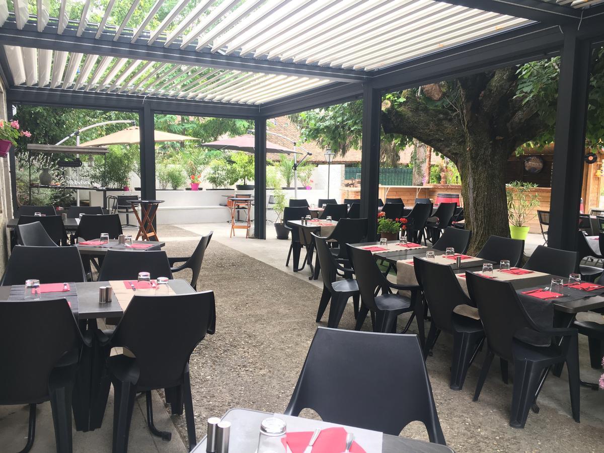 Le Relais Des Vieilles Postes Hotel Les Avenières Екстериор снимка