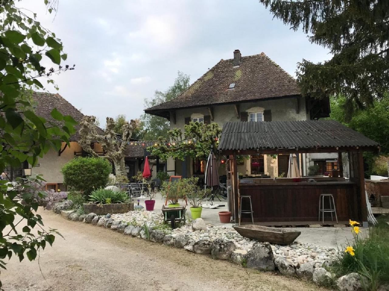 Le Relais Des Vieilles Postes Hotel Les Avenières Екстериор снимка
