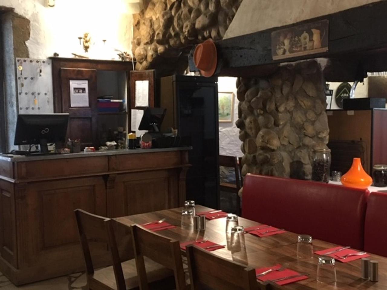 Le Relais Des Vieilles Postes Hotel Les Avenières Екстериор снимка