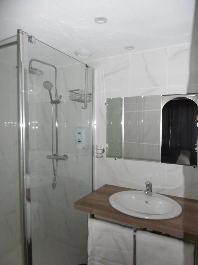 Le Relais Des Vieilles Postes Hotel Les Avenières Екстериор снимка