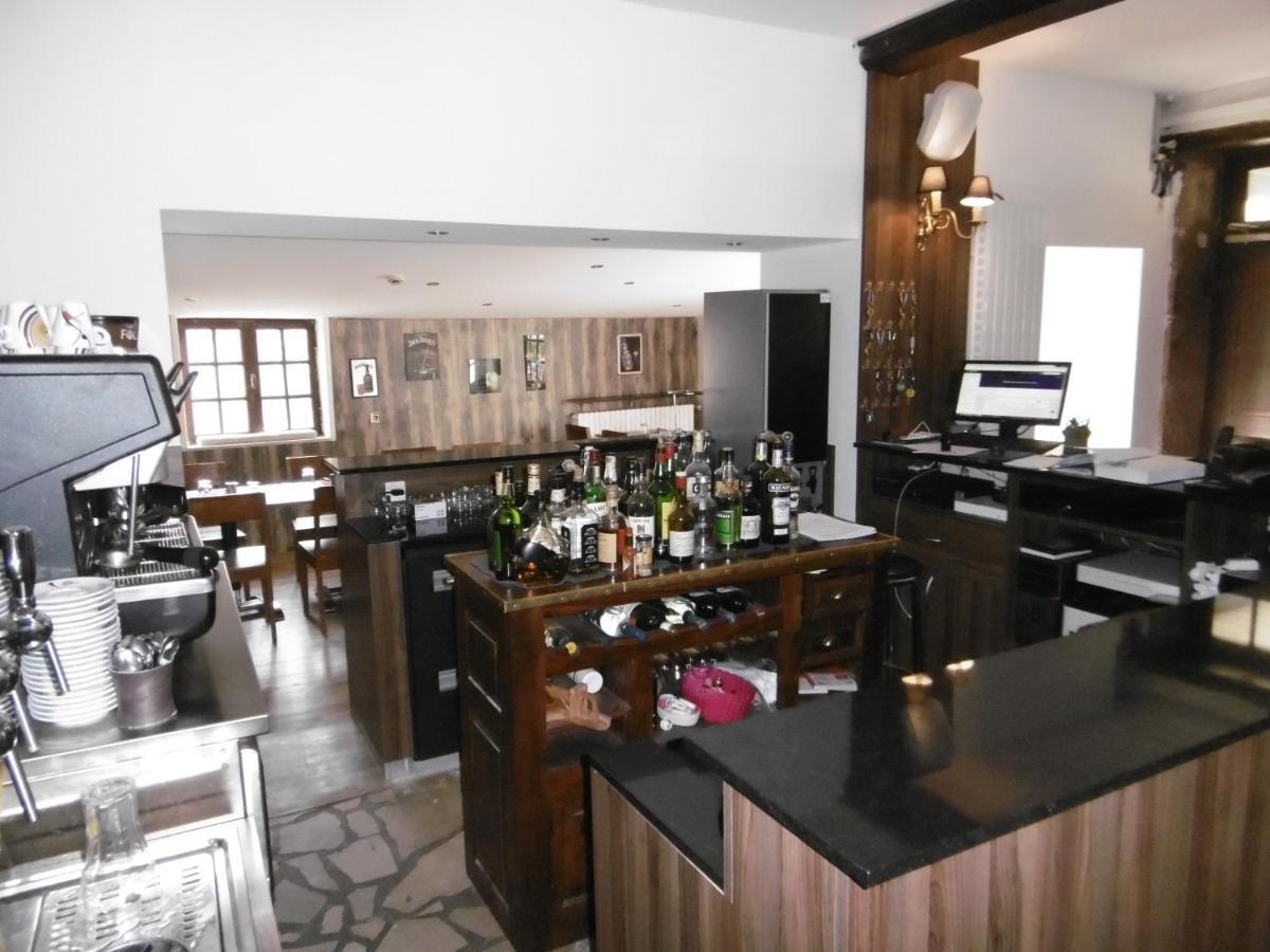 Le Relais Des Vieilles Postes Hotel Les Avenières Екстериор снимка