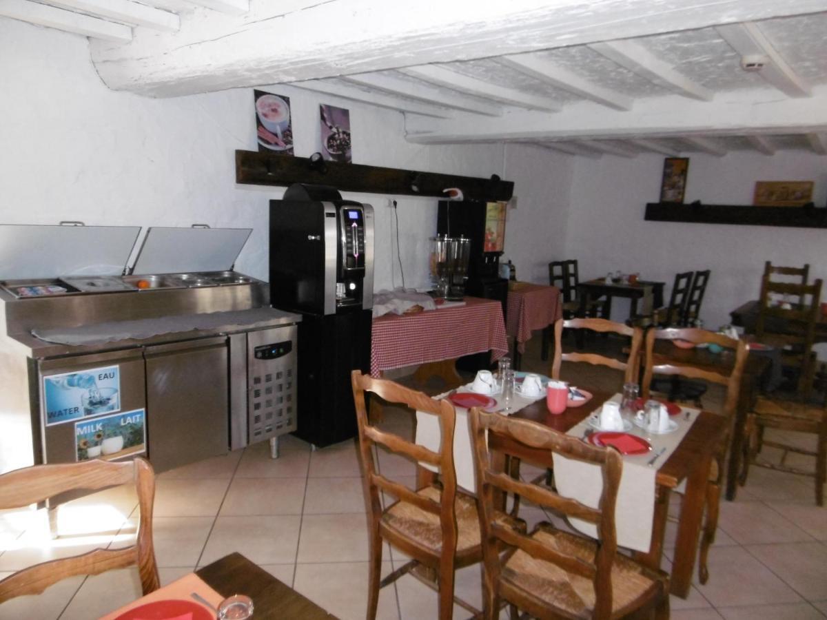 Le Relais Des Vieilles Postes Hotel Les Avenières Екстериор снимка